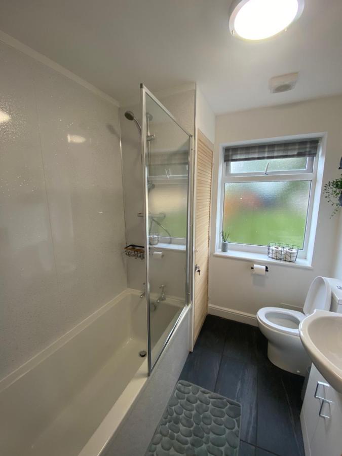 Lovely 1-Bedroom Apartment With Garden And Parking Stone  Ngoại thất bức ảnh