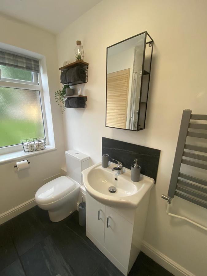 Lovely 1-Bedroom Apartment With Garden And Parking Stone  Ngoại thất bức ảnh