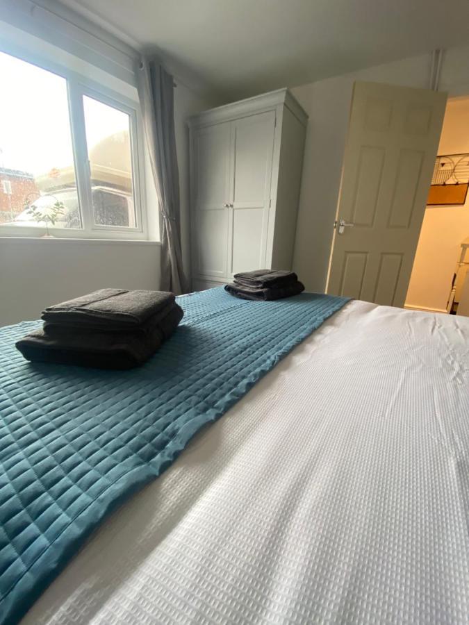 Lovely 1-Bedroom Apartment With Garden And Parking Stone  Ngoại thất bức ảnh