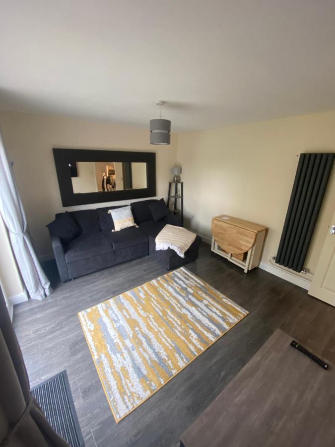 Lovely 1-Bedroom Apartment With Garden And Parking Stone  Ngoại thất bức ảnh