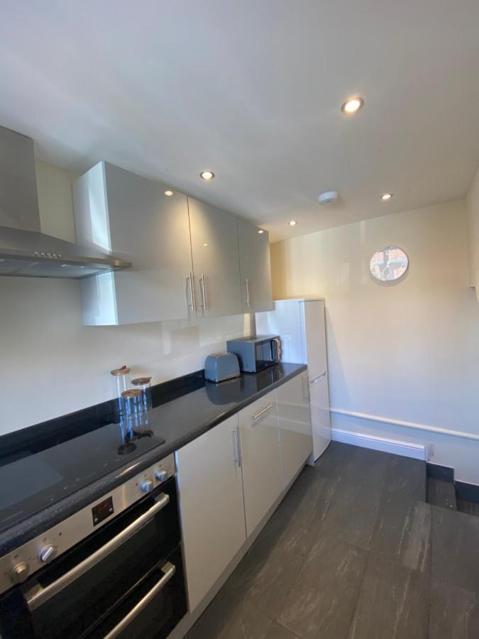 Lovely 1-Bedroom Apartment With Garden And Parking Stone  Ngoại thất bức ảnh