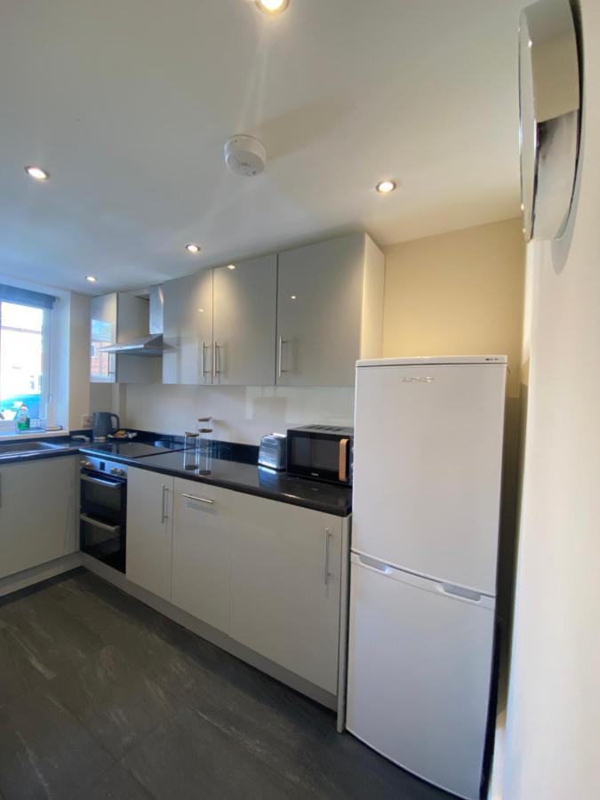 Lovely 1-Bedroom Apartment With Garden And Parking Stone  Ngoại thất bức ảnh